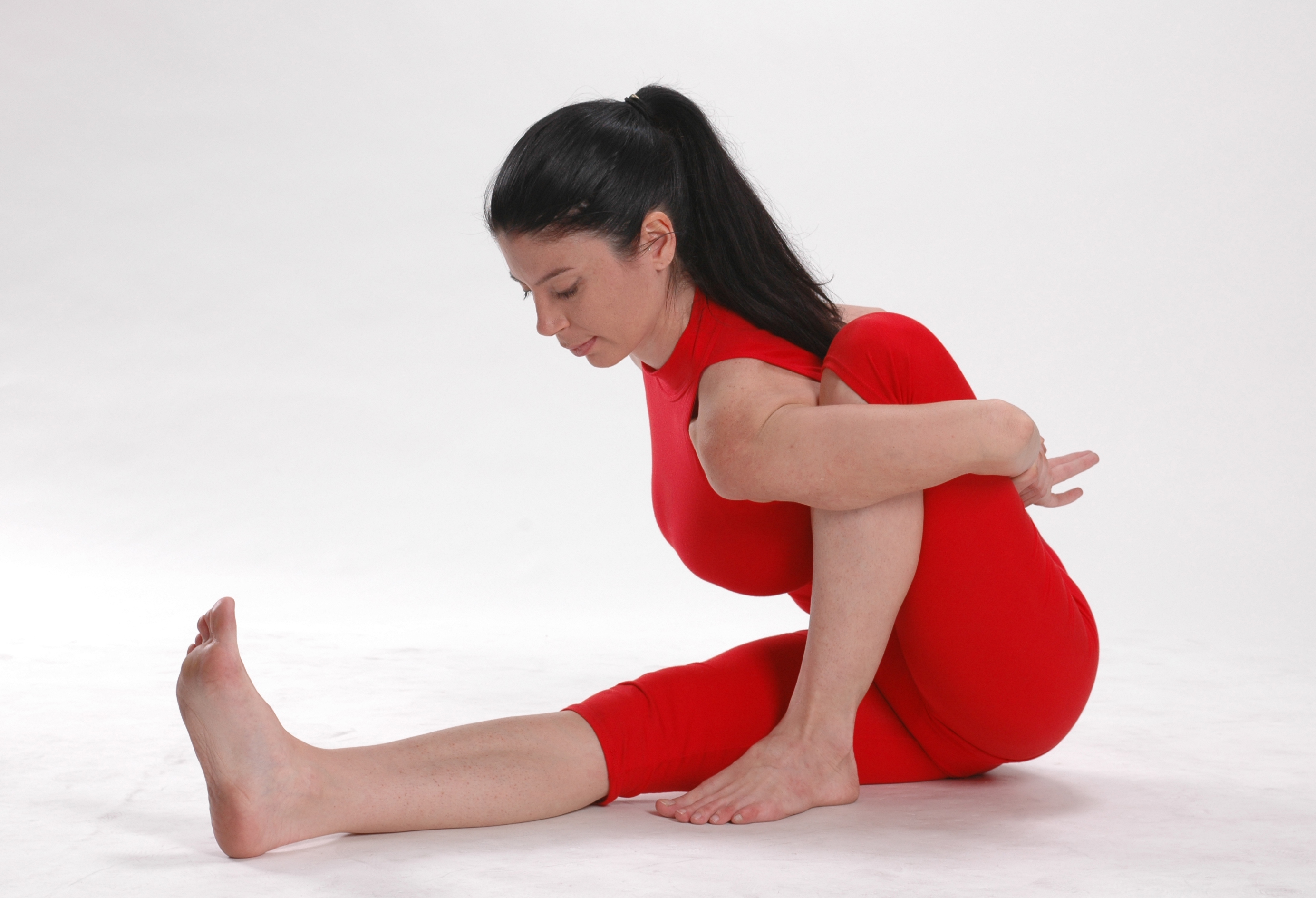 http//www.yogapilates.it/wpcontent/uploads/2008/10/marichyasanaa2.jpg